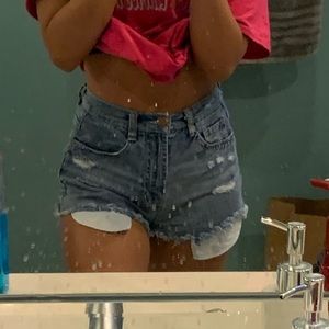 Loose booty shorts with pockets